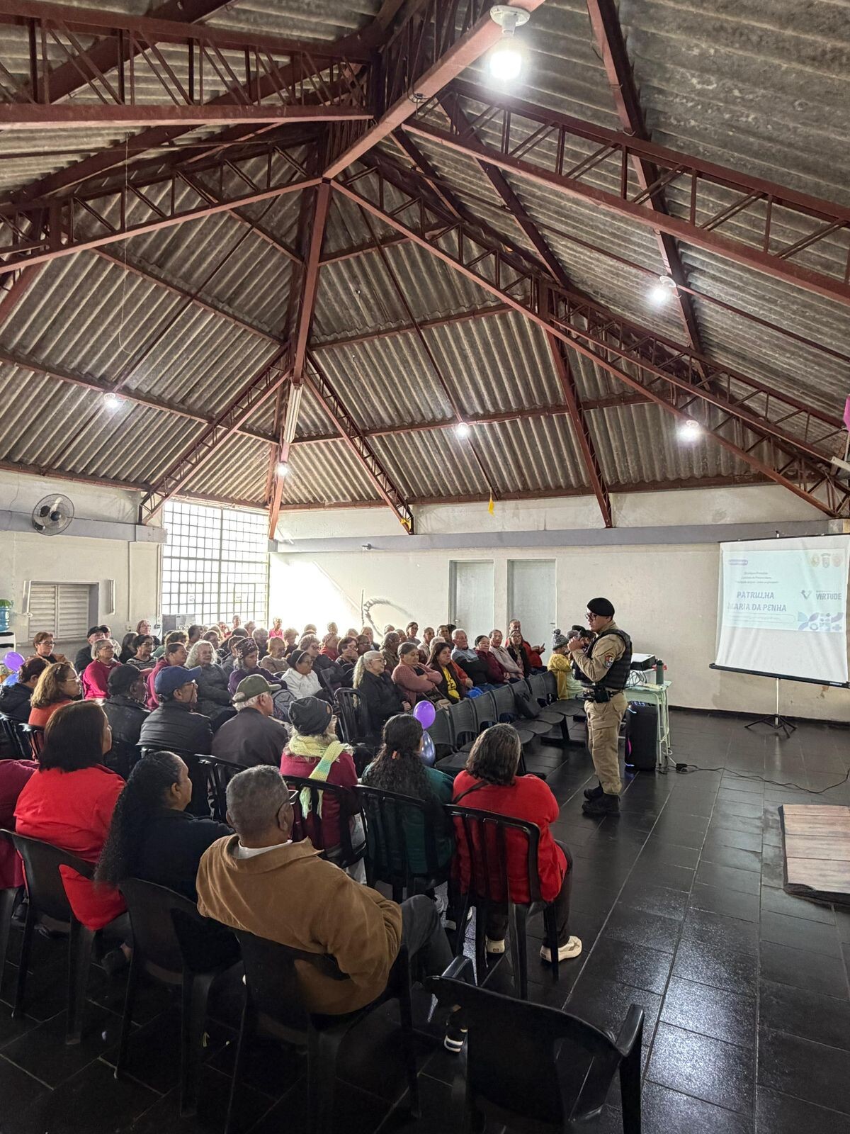 Junho Violeta: Assistência Social de Marilândia do Sul realiza ação com idosos 